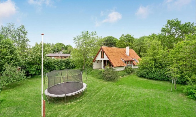 Logstrup House | Nice Home In Løgstrup With Wifi