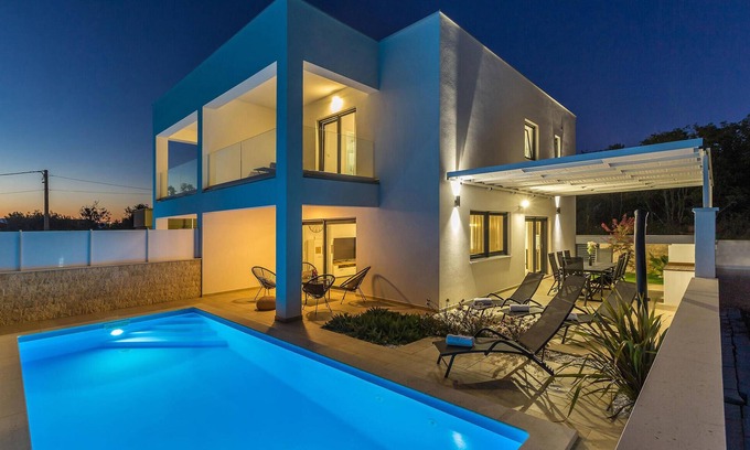 Linardici House | Nice home in Linardici with WiFi