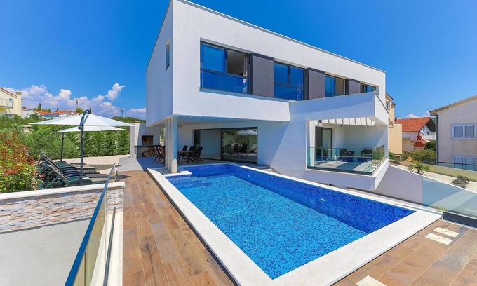 Businci House | Nice home in Okrug Gornji with sauna