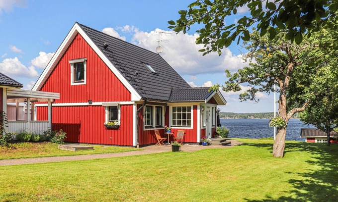 Tranas House | Nice home in Tranås with kitchen