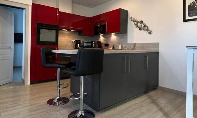 Desertines House | Nice house with garden and parking
