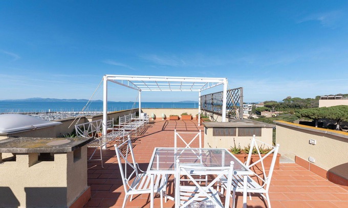 Punta Ala Apartment | Nice apartment for 6 guests with WIFI, A/C, TV, terrace and pets allowed