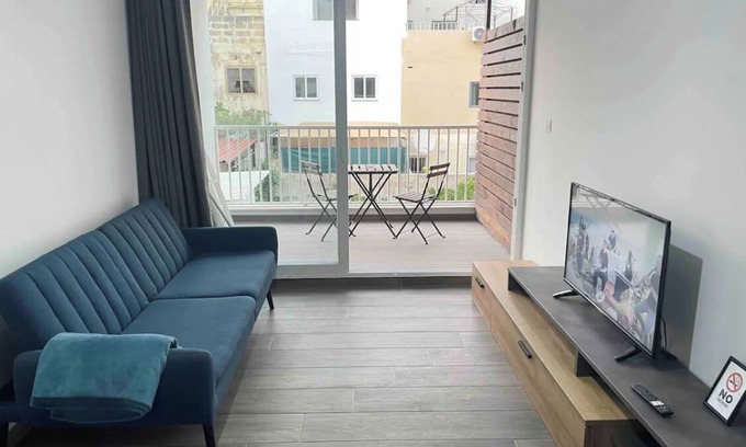 Gzira Apartment | Nice Modern Studio Apartment - Gzira - with Sunny Balcony