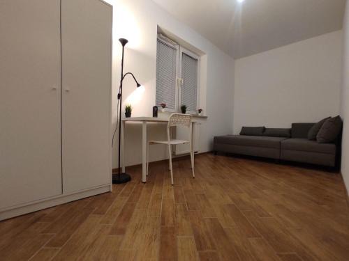 Nowa Praga Other | Nice room with 2 shared bathrooms ,WC , 2km to old town -100m from Metro Szwedzka