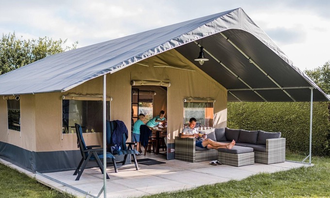 Schiermonnikoog House | Nice safari tent with sanitary facilities, on an active farm on Schiermonnikoog