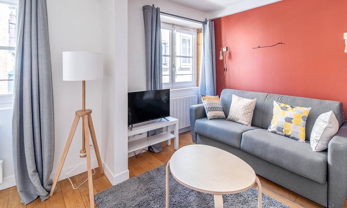 Griffon - Royale Apartment | Nice studio in the heart of the Presqu'île in Lyon - Welkeys