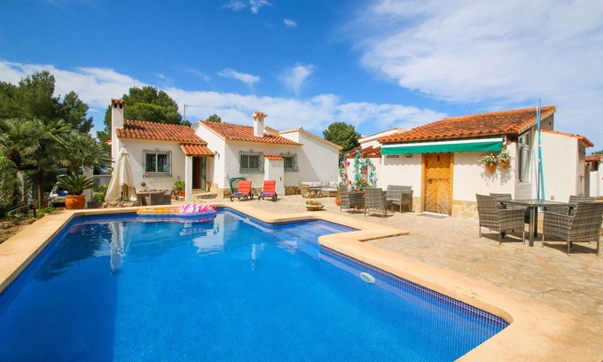 Denia Villa | Nice Villa in Marquesa with a large garden