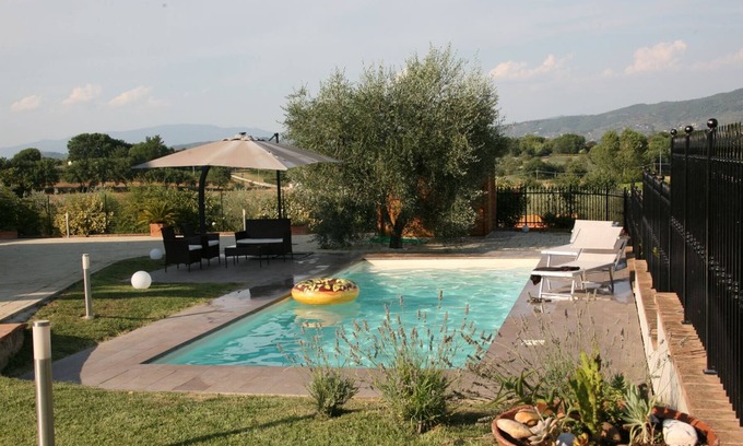 Tegoleto House | nice villa with private pool in Tuscany