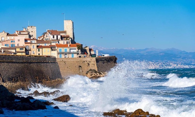 Antibes City Centre Apartment | NiceStudio with air conditioning minimum 7 nights
