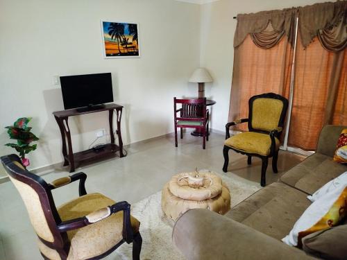 Playa Bibijagua Apartment | Nickerly & Jhova share apartment