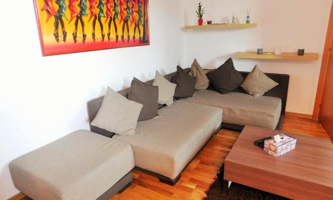 Dorobanti Apartment | Nicole's Apartment 2