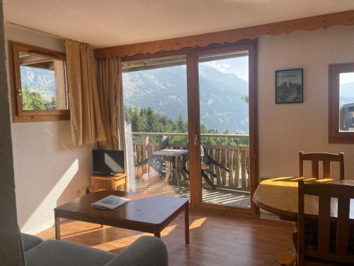 Villarodin-Bourget Apartment | Nid douillet avec superbe vue à 100m des pistes