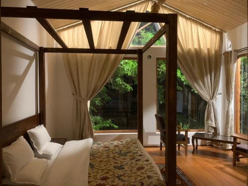 Sudarbal Cabin | Nigeen Vista Lakeside Chalet