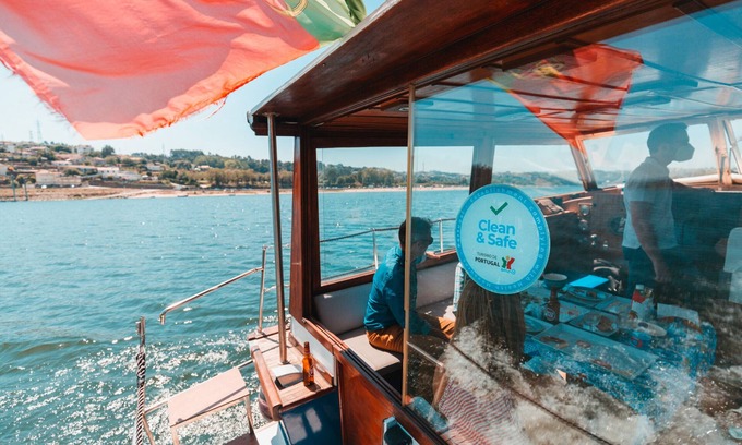 Canidelo Boat Rental | Night on Board Chris-Craft Douro Experience