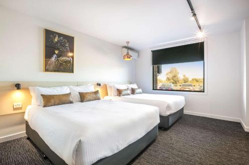 Frankston Hotel | Nightcap at The Cheeky Squire