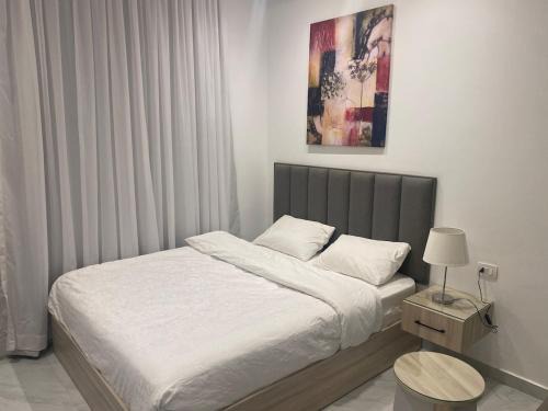 Al Duqqi Apartment | Nile Inn 503 Cozy Studio Steps Away From the Nile