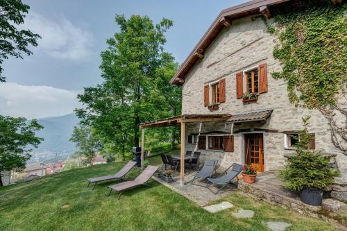 Schignano Ski Chalet | Nini's Home