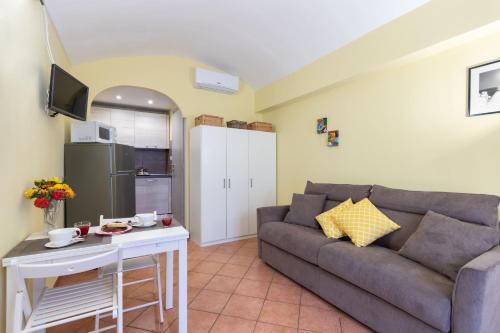 Historic Centre Apartment | Nizza Studio Apartments by Wonderful Italy