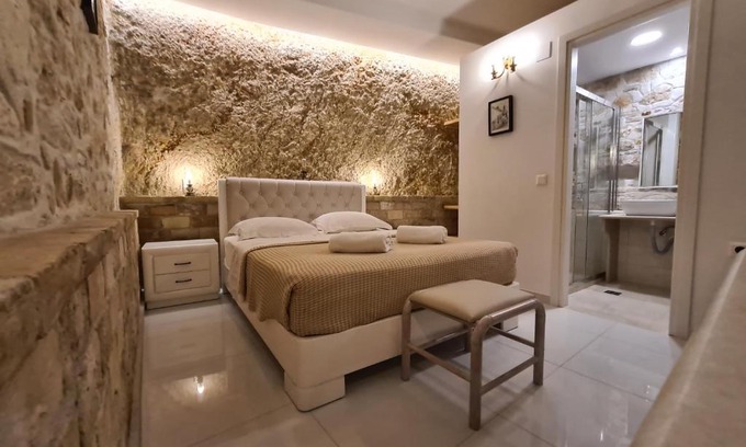 Old Town Apartment | NJ Corfu Kalypso Apartment
