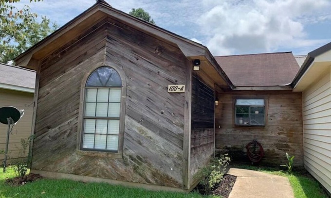 Claiborne House | nLamplighter 100:A