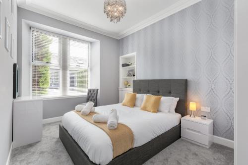 St Leonards Apartment | No 46 - by StayDunfermline