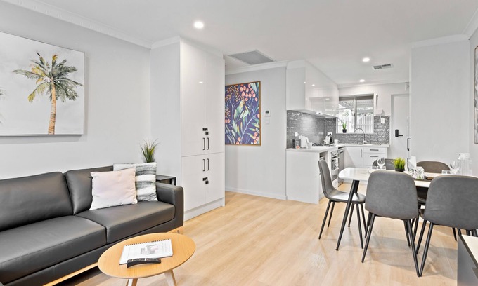 Payneham South Condo | No stairs, Payneham South cosy 2BR unit 1. Linen hire inc. + Aircon throughout!