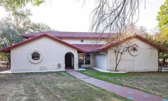 Bartonville Other | Noah's Ark Rescue Ranch