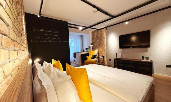 Timisoara Apartment | Noir&Honey, 10min walk to City Center