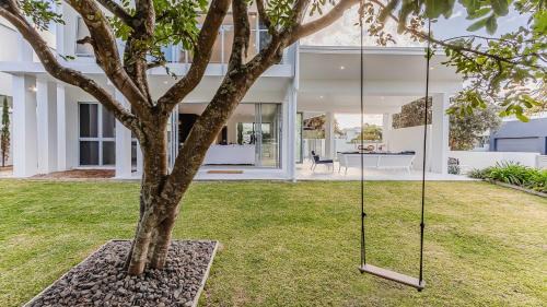 Kingscliff House | Noir- Luxury Beachside Home