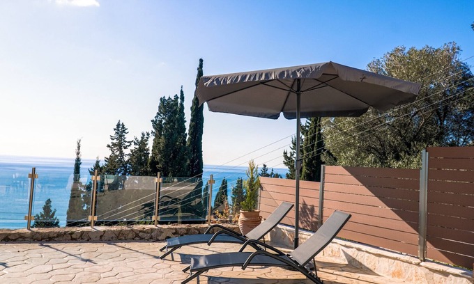 Corfu House | Noir Luxury Suite by CorfuEscapes
