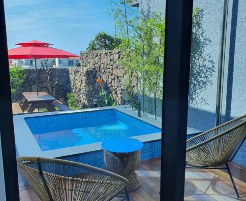 Hallim House | Nolgureum private pool villa