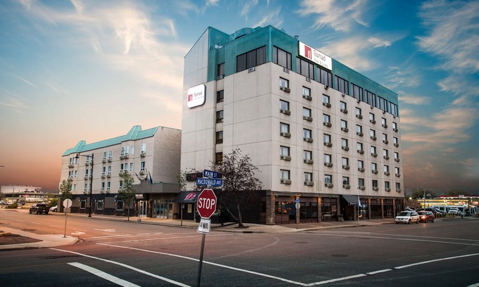 Fort McMurray Hotel | Nomad Hotel & Suites