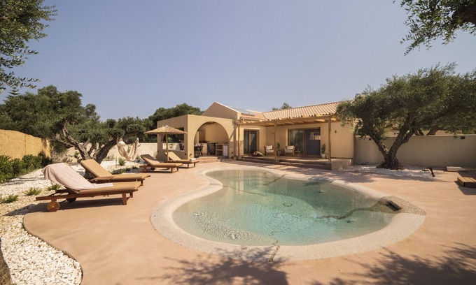 Zakynthos Town Villa | Nono's Fioro - Ntopia 2 Bedroom Villa with Private Pool