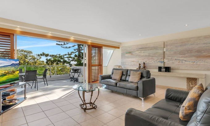 Noosa Heads Apartment | Noosa Views 3 - Magnificent views of Laguna Bay, Noosa River & North Shore
