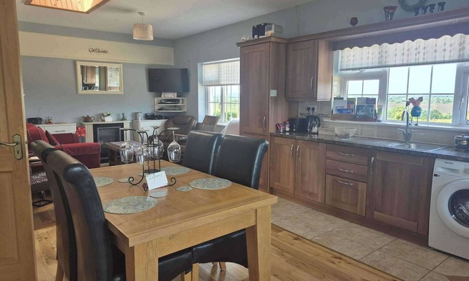 Mullagh Cottage | Nora's Cottage Mullagh, Kells - Sleeps 5