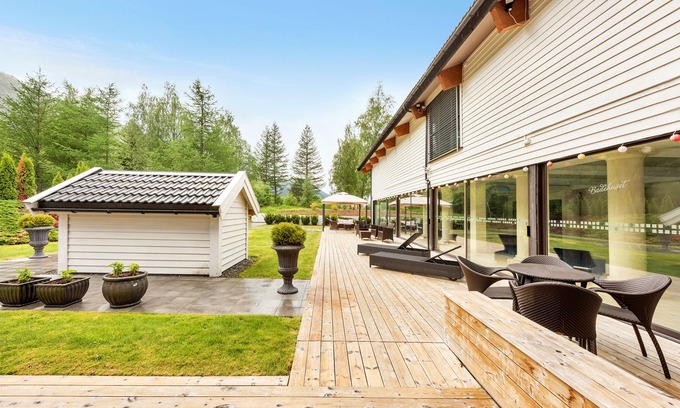 Nordfjordeid Hotel | Nordfjord Hotell