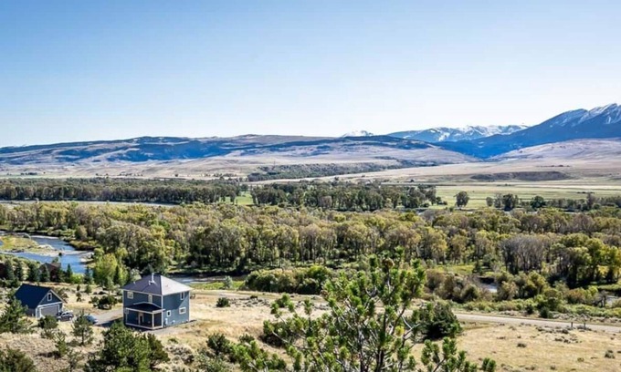 Livingston Other | Nordic Farmhouse on the Yellowstone