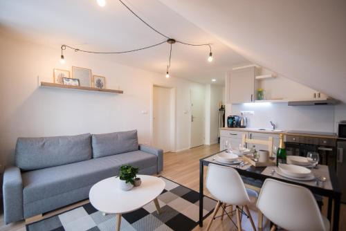 Zavazna Poruba Apartment | Nordic House