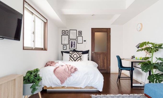 Higashiazabu House | Nordic Inspired Simple Flat in AzabuTokyo Tower / Minato-ku Tokyo