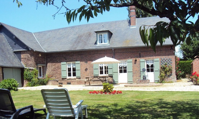 Beauvoir-en-Lyons Cottage | NORMANDY, house with a garden: DIEPPE (sea) 60 min, ROUEN 35 min, PARIS 1h30.