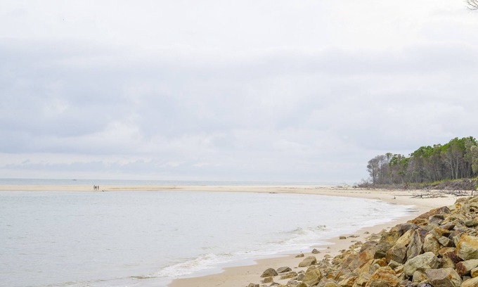 Point Lookout House | Norm’s Place - a secluded, unique, absolute water front property at Amity Point
