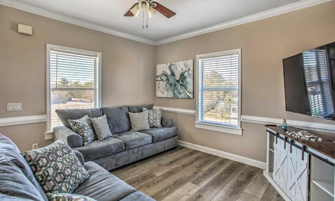 North Myrtle Beach Apartment | North Myrtle Beach Condo about Half Mi to Beach!