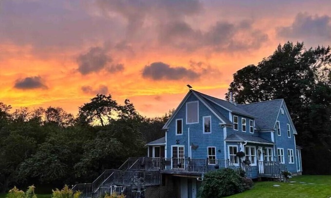 Tarbot House | North River LodgenBeautiful Century home with 4 bedrooms and 3 bathrooms