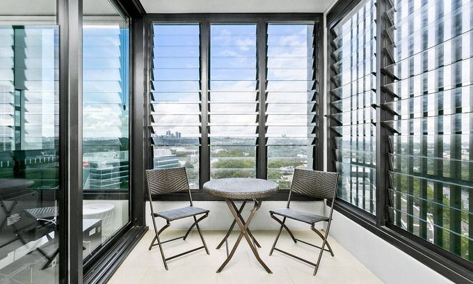 North Ryde Apartment | North Ryde Apartment with fabulous city views