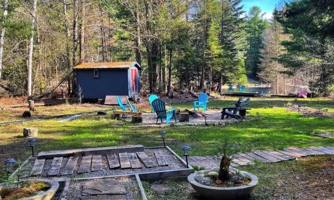 Huntsville Cottage | Northern Escape to Muskoka - Waterfront Cottage in the trees - Casa Riverside