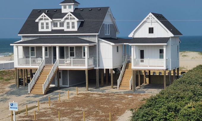 Carova Beach House | Northwind! Oceanfrnt, private pool, Astounding Panoramic Views! 4x4