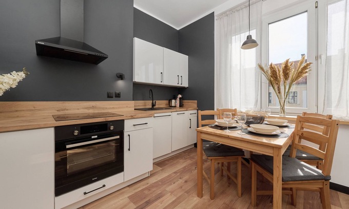 Srodmiescie Apartment | Norwida Apartment Wroclaw by Renters