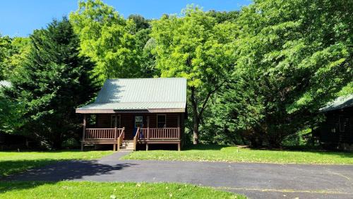 Galax House | Nostalgic Riverside Cabin Haven Near New River, Virginia