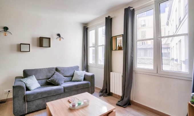 Arts-et-Metiers Apartment | Notre Dame de Nazareth