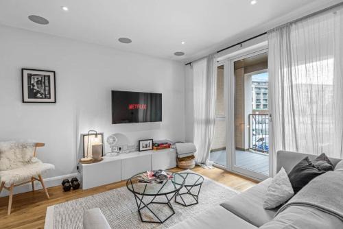 Golborne Apartment | Notting Hill & Portobello Road Balcony Suite